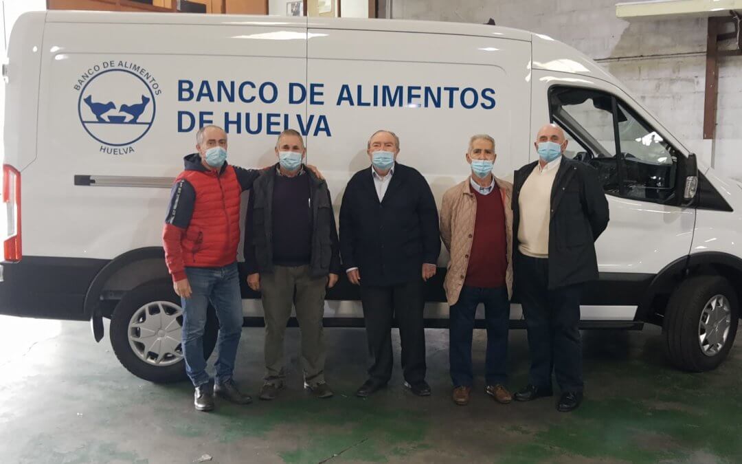 El Banco de Alimentos renueva su flota con la incorporación de una furgoneta híbrida