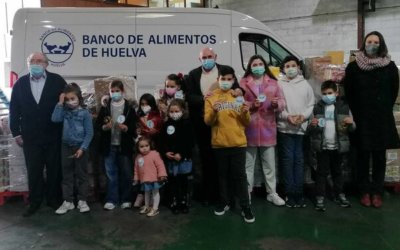 El Banco de Alimentos de Huelva agradece la aportación de un grupo de jóvenes